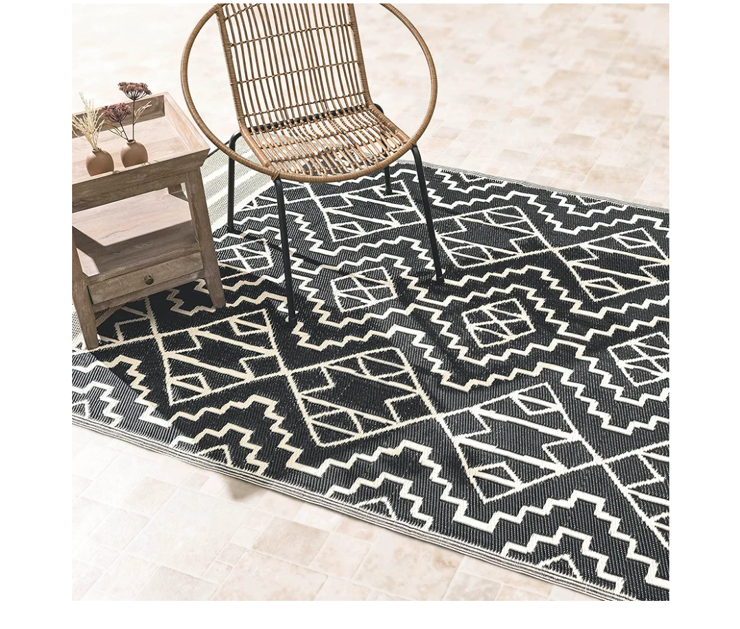Fab Habitat Outdoor Rug - Waterproof, Fade Resistant, Crease-Free - Premium Recycled Plastic - Tribal Boho Neutral - Patio, Deck, Porch, Balcony, Laundry Room - Kilimanjaro - Black - 4 x 6 ft