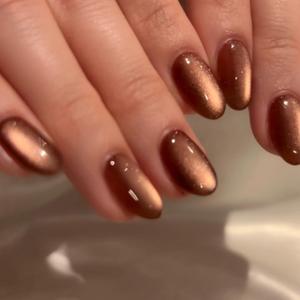 KQueenest Cat Eye Press on Nails Short Oval, 30 Pcs Light Brown Fake Nails Extra Short Almond, Glitter Magnetic Glue on Nails, Reusable Shiny Chrome Stick on Nails for Women Salon Manicure