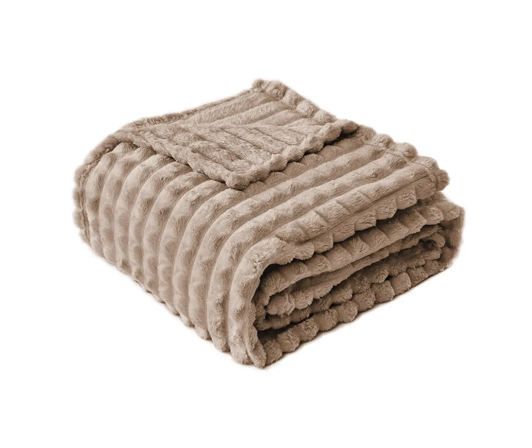 FY FIBER HOUSE Throw Blanket for Couch Soft Warm Fuzzy Twin Size Blankets for Sofa All Season Use, 60x80 Inches, Camel