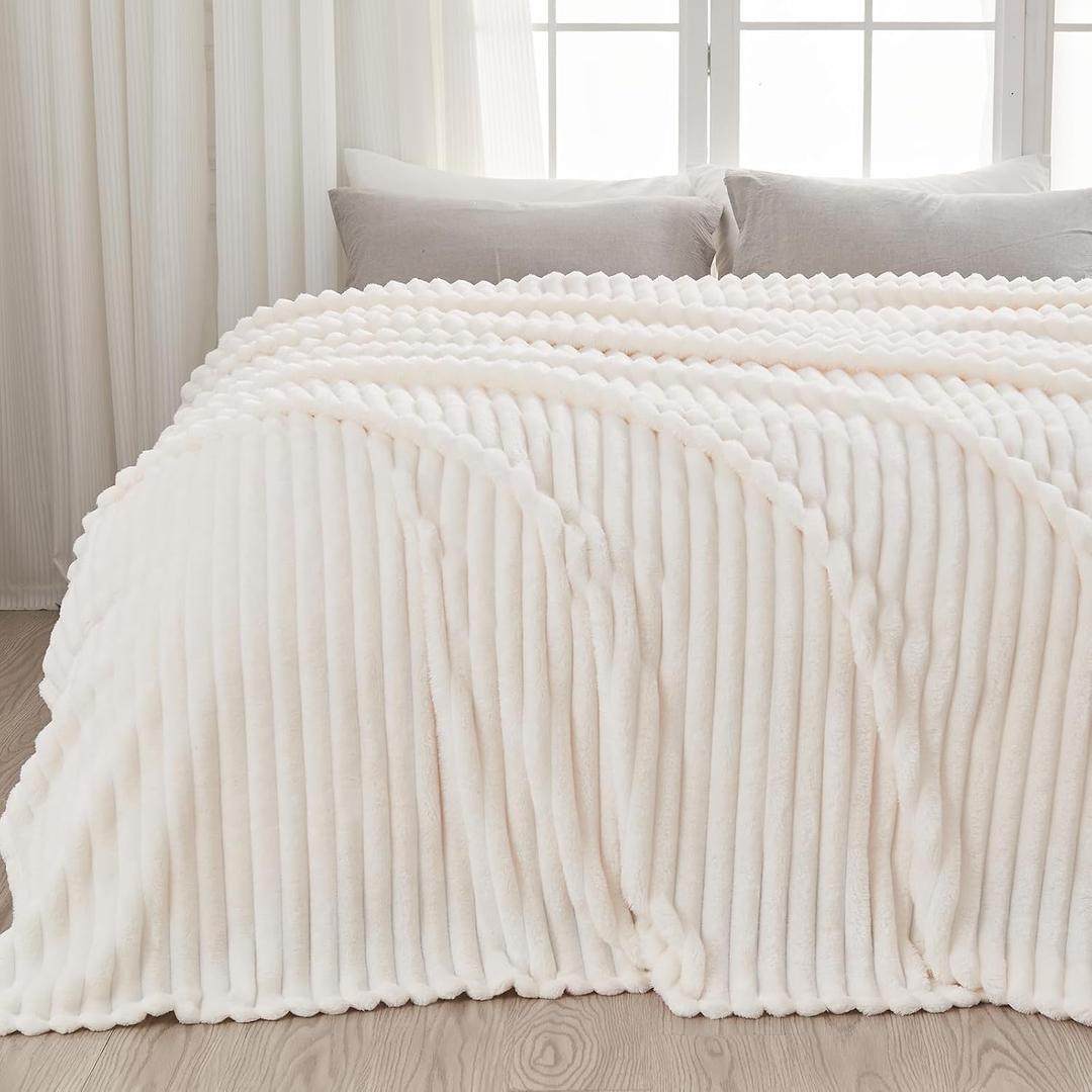 NEWCOSPLAY Super Soft Queen Blanket Ivory Premium Silky Flannel Fleece 3D Ribbed Jacquard Lightweight Bed Blanket All Season Use (Ivory Ribbed, Queen(90"x90"))