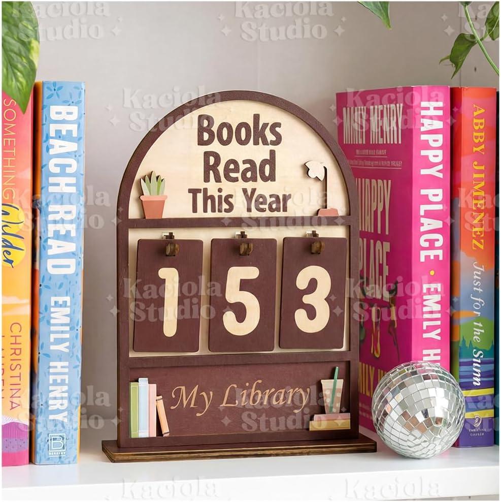 KACIOLA STUDIO Book Counter Sign, Books Read This Year Counter, Gifts for Booklovers/Reader/Women, Bookshelf Book Store Decor, Romantasy Bookish Gift (Brown Books Read Tracker)