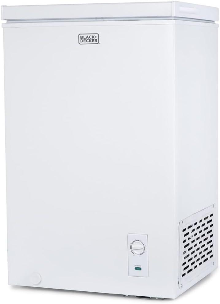 BLACK+DECKER 2.7 Cu. Ft. Compact Chest Freezer, Deep Freezer Holds Up To 94.5 Lbs. of Frozen Food, Removable Storage Basket, BCFK276, White