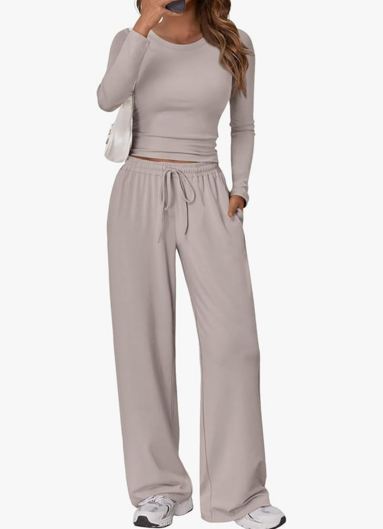 Trendy Queen Women's 2 Piece Matching Lounge Set Long Sleeve Side Ruching Top Wide Leg Drawstring Pants Set with Pockets, Size: XS
