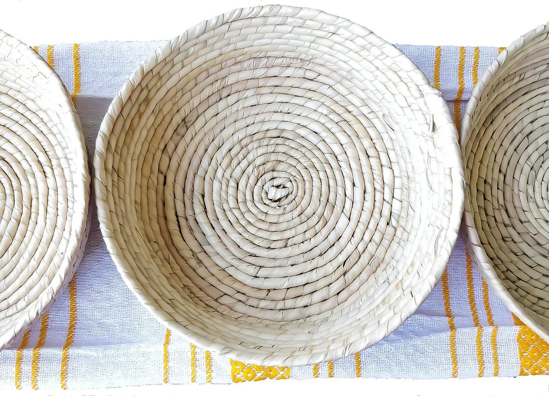 Jacq & Jürgen - Tortilla Warmer Basket - 3 Pack Natural Color Handwoven Palm Tortilla or Pancake Holder - Traditional Tortillero - Serving and Storage Basket for Family Dinners or Taco Night