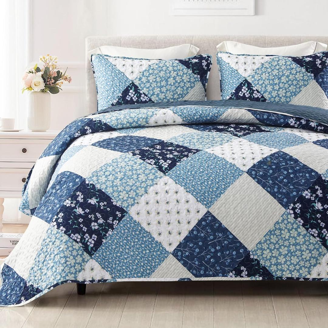Exclusivo Mezcla Reversible Boho Quilt King Size, Blue Soft Bedspreads Lightweight Coverlet All Season Patchwork Quilts Bedding Set with Printed Floral Pattern (1 Quilt, 2 Pillow Shams)
