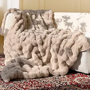 blunique Ultra Soft Cozy Faux Fur Throw Blanket, Fuzzy Plush Thick Bubble Blanket, Oversize Luxury Fluffy Blanket for Couch, Sofa, Bedroom, and Living Room, 50x60 Inches, Light Brown