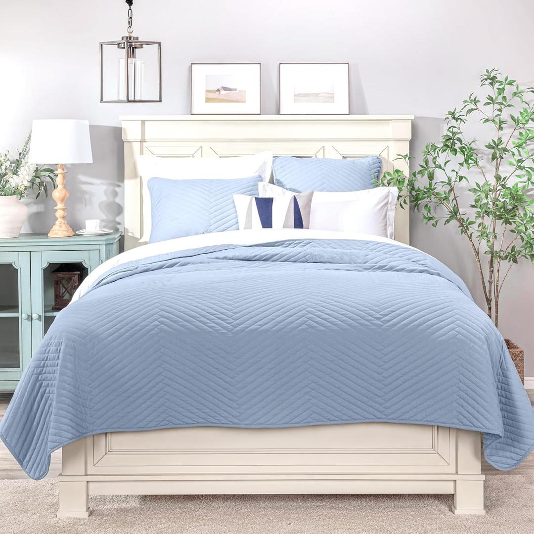 Elegant Life Blue Label Collection Lightweight Microfiber Embroidery Bedding 3 Piece Quilt Set with 1 Quilt and 2 Pillow Shams, Queen Size Quilt 90 x 92/1+Shams 20 x 26/2, Blue Color