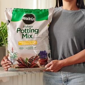 Miracle Grow Indoor Potting Mix 16QT