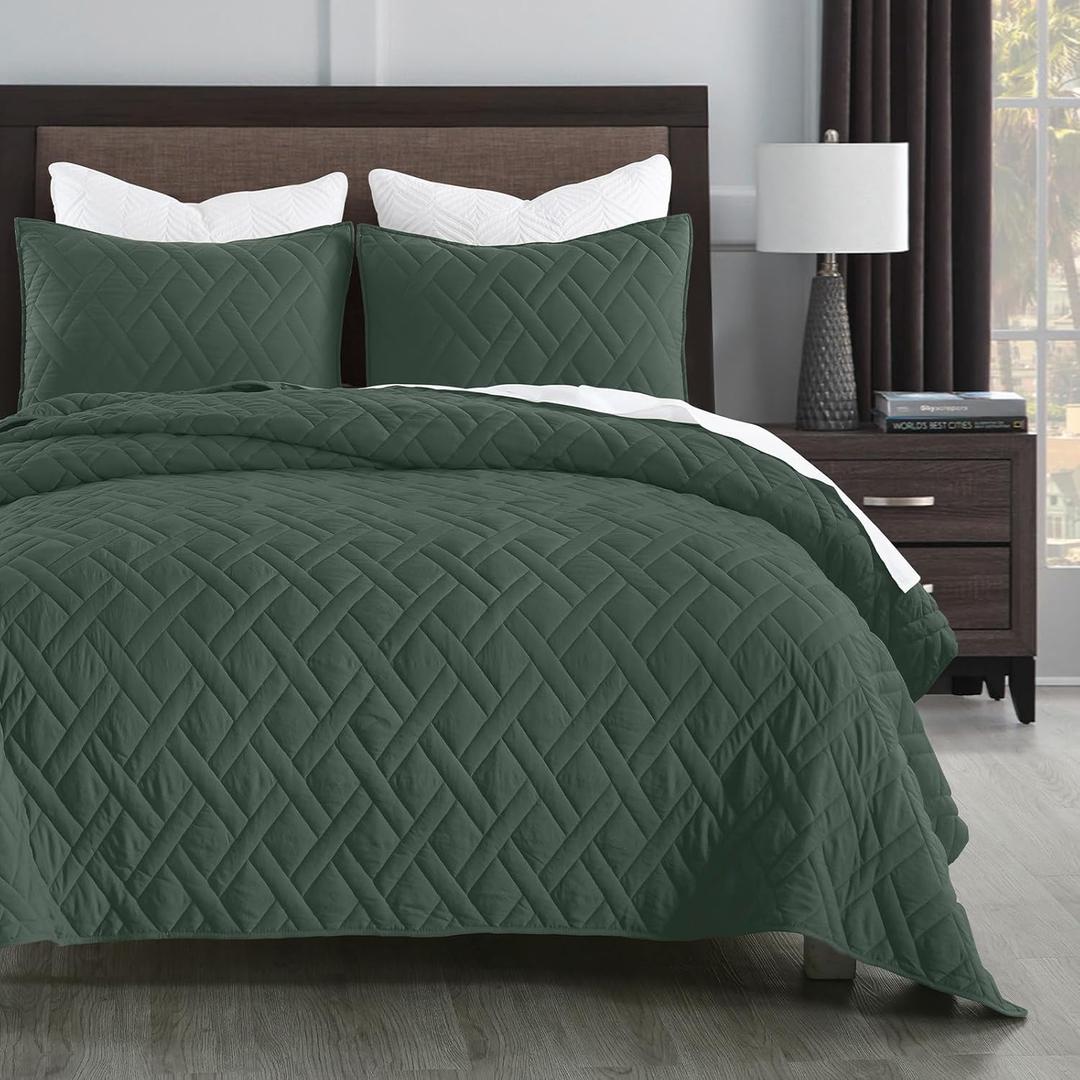 HORIMOTE HOME Quilt Set Queen Size Dark Green, Classic Geometric Diamond Stitched Pattern, Ultra Soft Microfiber Lightweight Bedding Bedspread Coverlet for All Season with 1 Quilt 2 Pillow Shams (Full/Queen(90" x 96"))