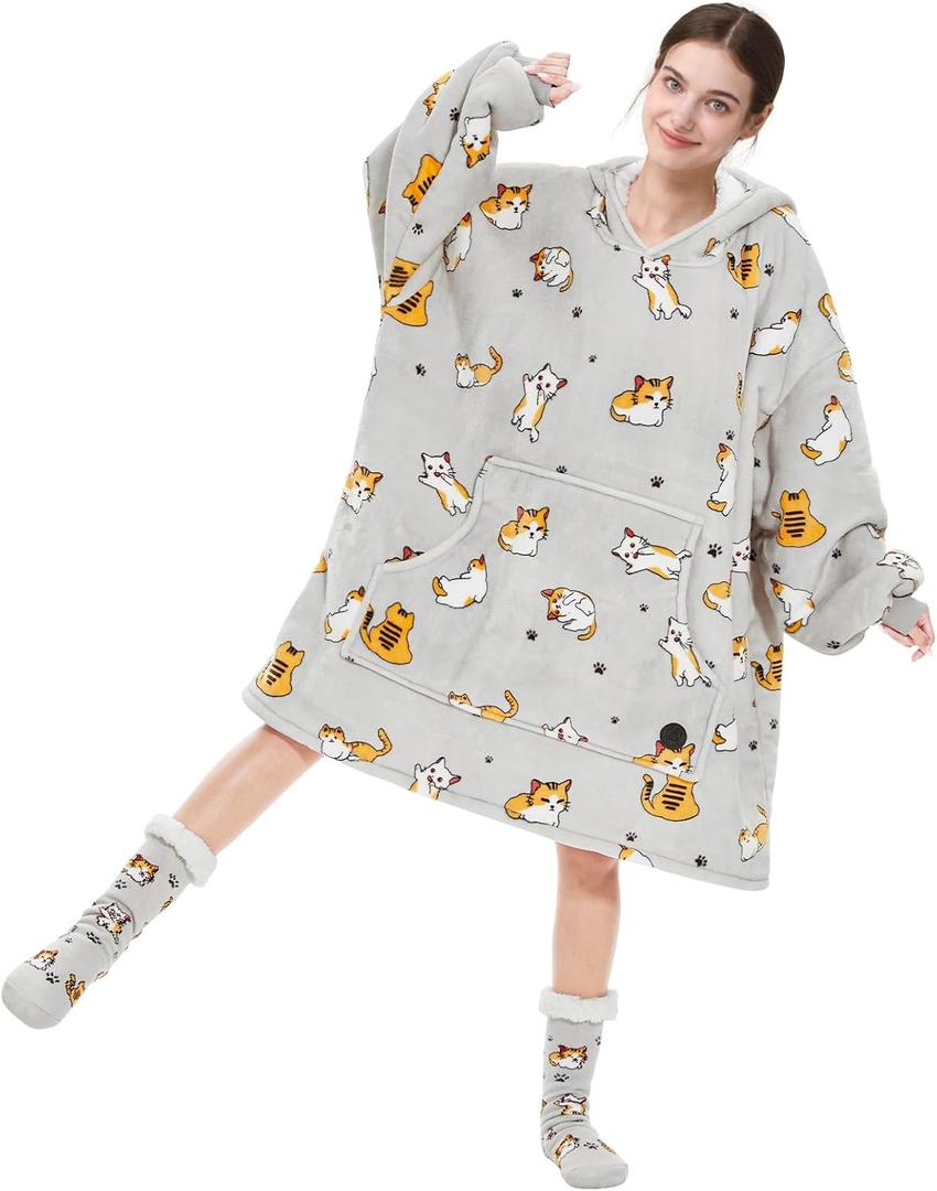 THREE POODLE Wearable Blanket Hoodie with Slipper Socks Set, Oversized Sherpa Blanket Sweatshirt Hoodie for Women Men Kids, One Size Fits All (Cat) (Adult)