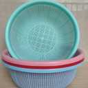 4 pcs Plastic Wash Basket Round Perforated Colander Wash Vegetables and Fruits Drain Cooked Pasta Kitchen Essentials Food Strainer Basket Strainer Kitchen, Blue/Pink/Green/Red