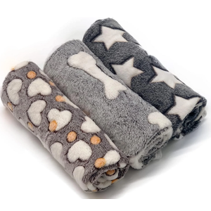 weVSwe 1 Pack 3 Puppy Blankets Super Soft Warm Sleep Mat Grey Cute Print Fluffy Fleece Pet Flannel Throw Dog Blankets for Small Dogs Cats, Star & Bone & Love- Small (23"x15")