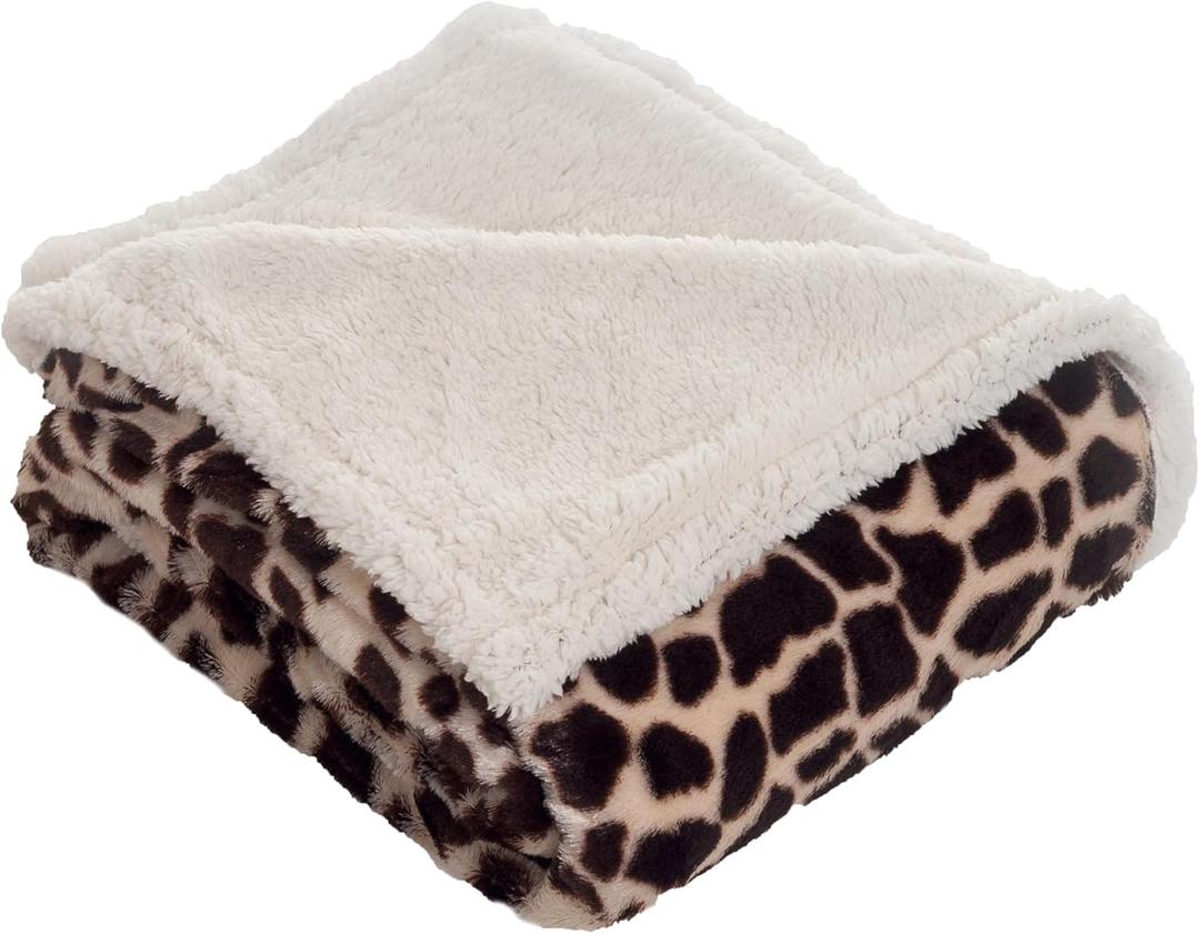 Sherpa Fleece Throw Blanket - 50x60-Inch Machine-Washable Reversible Throw - Fluffy Blankets for Couch, Chair, or Bed by Lavish Home (Giraffe)