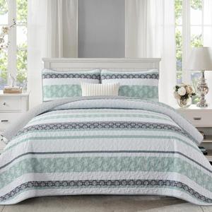 Luxudecor Quilts Queen Size Boho Sage Green Quilt Bedspreads Bedding Set, 3 Pieces Summer Queen Coverlet Sets with 2 Shams,Soft Lightweight Striped Patchwork Quilt for Bed 110"x90"
