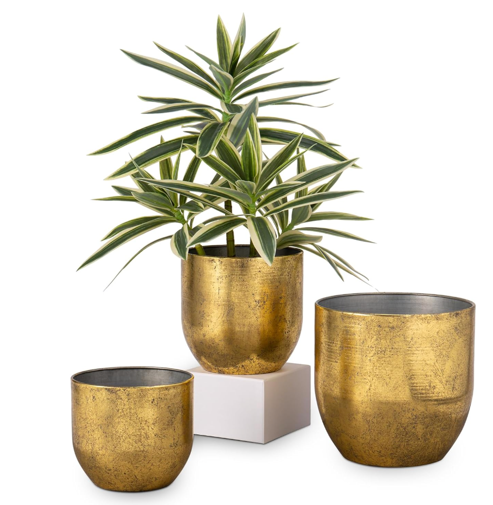Briful Set of 3 Shabby Gold Galvanized Buckets Multi-Size Rustic Chic Metal Planters for Home Centerpieces Table Decor, Farmhouse Garden Round Metal Pots for Flowers Plant Herb(4 Â¾''/5 Â½''/6 Â¾'')