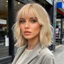 Earfodo Short Blonde Wavy Wig for Women Platinum Blonde Wigs with Bangs 14Inch Dirty Blond Hair Costume Wig Synthetic Colorful Cosplay Wigs for Halloween Cosplay Daily Party Use