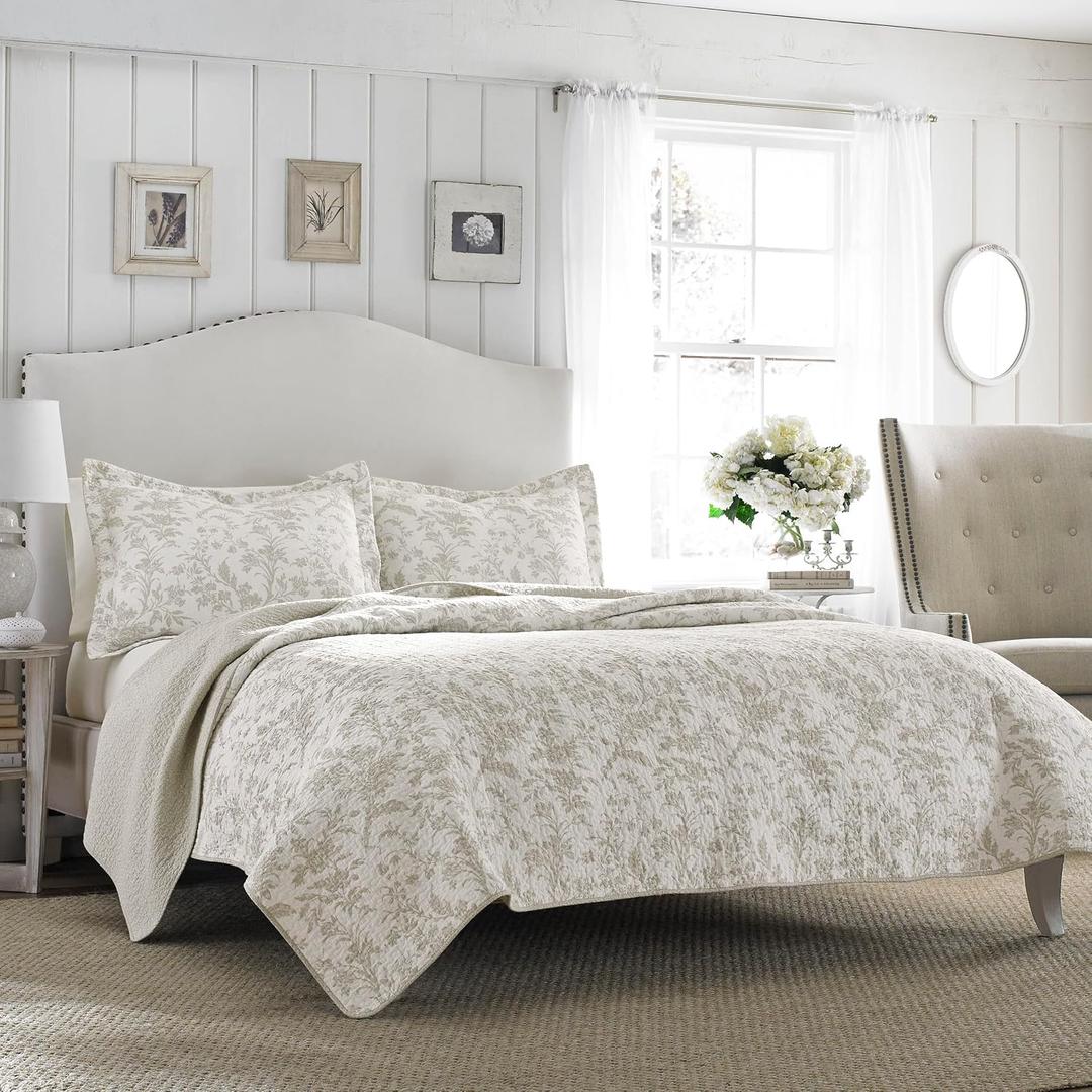 Laura Ashley - King Quilt Set, Soft Cotton Bedding with Reversible Design, Medium Weight for Year Round Use, 3 Piece Bed Set with Matching Pillowcases (Amberley Beige)