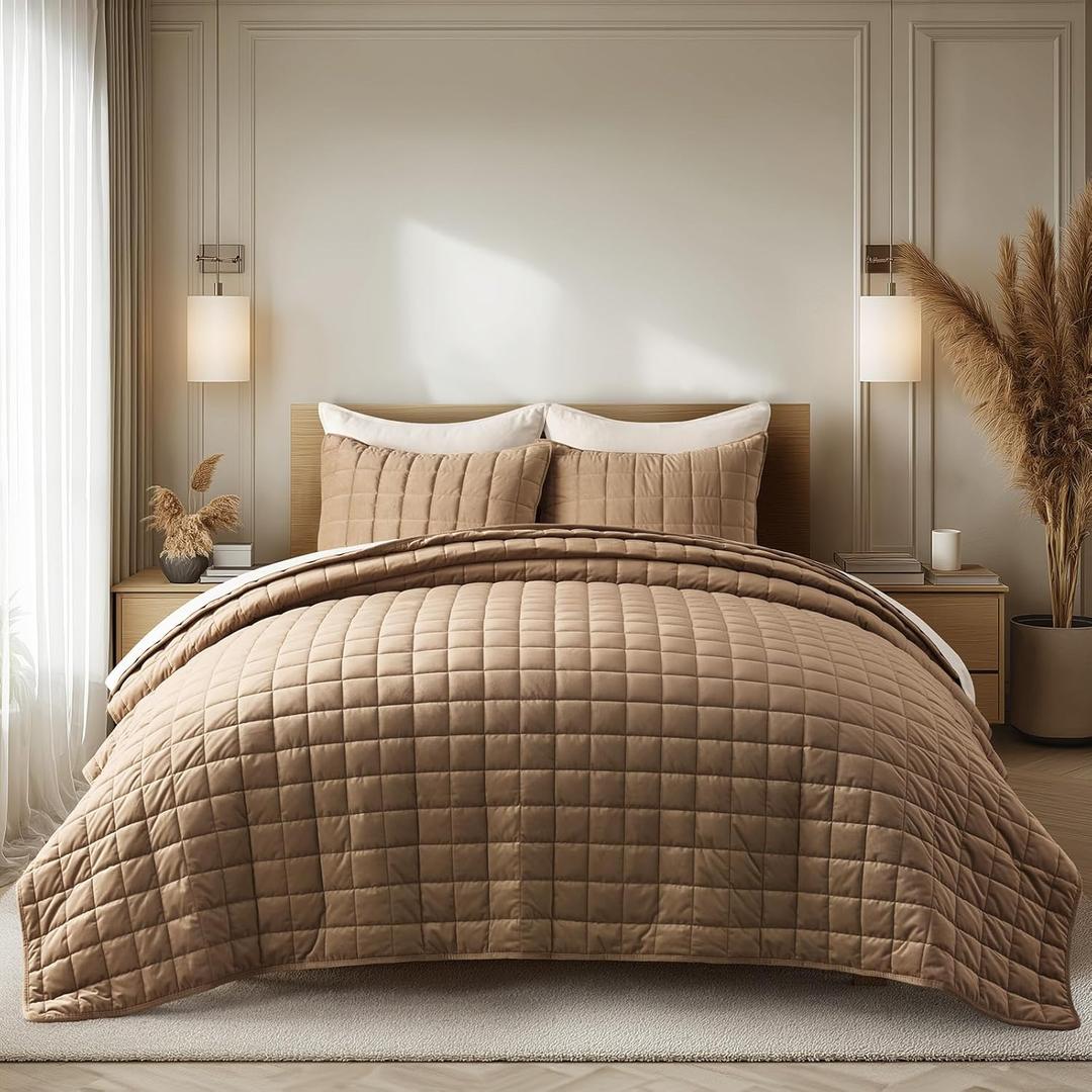 EverGrace Pearl Velvet Quilt King Size Bedding Sets, Luxurious Soft Velvet Comforter Set, Lightweight Box Stitching Oversized Bedspread Coverlet for All Season, with 2 Shams, Camel