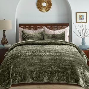 EVERGRACE Luxury Ruched Velvet Quilt Queen Size, Ultra Soft Bedspread Coverlet Set, Lightweight Velvet Comforter, Quilted Bedding Cover with 2 Matching Shams for All Season, Olive Green | Luxe Velvet, Soft, Opulent Sheen, Beautiful Colors, Oversized, Oeko-Tex Certified