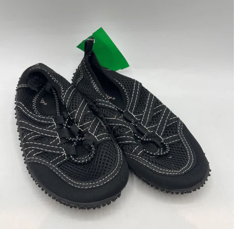 Everest Black/White Toggle Water Shoes 4