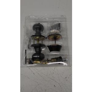 Door handle with lock