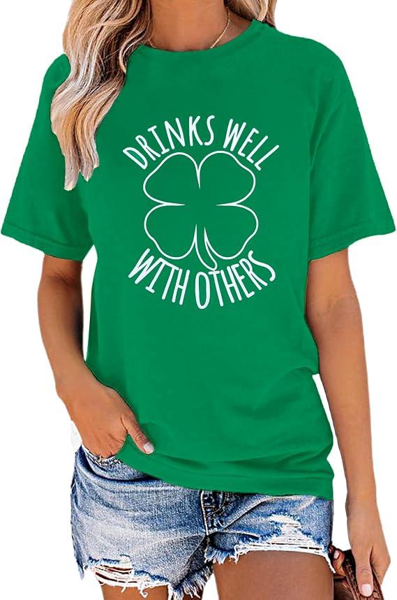 St Patricks Day Shirt Women Drinks Well with Others Graphic Shamrock Shirts Irish Day T-Shirt Casual Short Sleeve Tee Tops, 2XL