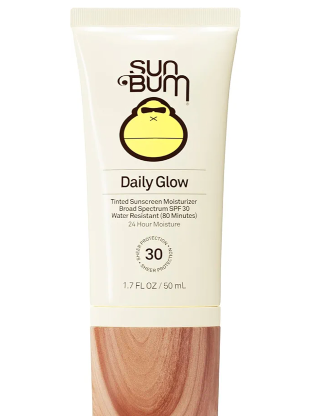 Sun Bum Daily SPF 30 Glow Sunscreen Face Lotion - Moisturizing Facial Sunscreen - Tinted - Dewy Finish - Hawaii 104 Act Compliant (Made without Octinoxate & Oxybenzone) - Travel Size - 1.7 oz