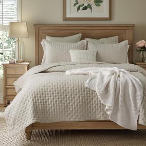Bedsure King Size Quilt Bedspread, Thin Comforter, Oatmeal Coverlet