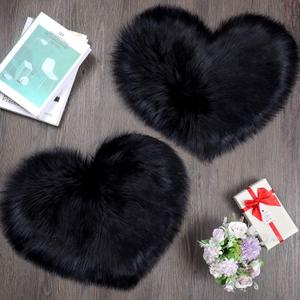 Mudder 2 Pieces Heart Shaped Rug Faux Room Fluffy Carpet Heart Shaped Door Mat for Room Bedroom, 12 x 16 Inch(Black)