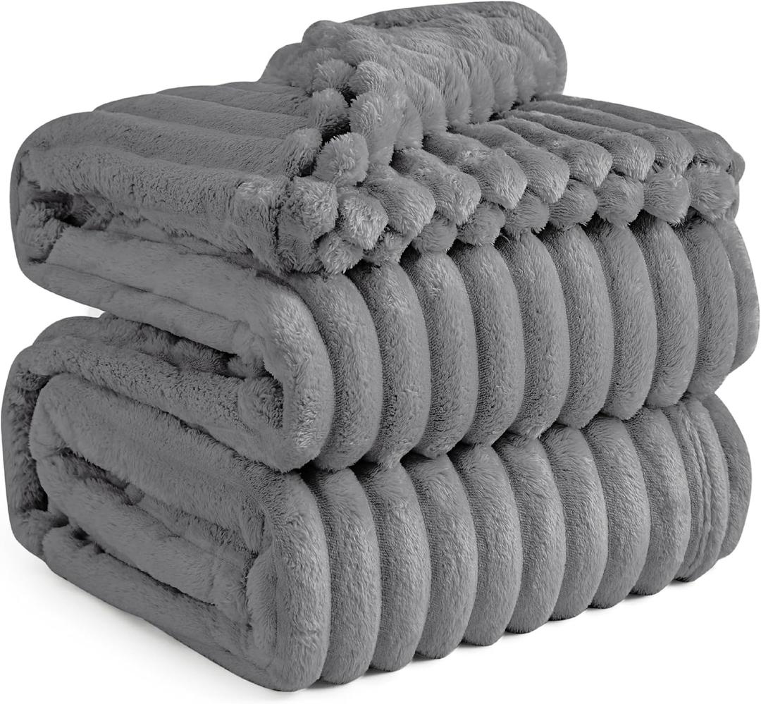 Bedsure GentleSoft Frost Gray Full Blanket for Bed - Cozy Soft Blankets for Women, Cute Large Throws for Girls, 84x90 Inches