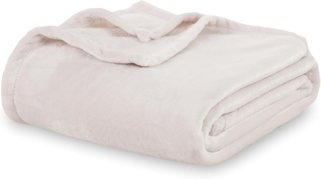 Berkshire Blanket Classic VelvetLoft Solid Bed Blanket,King Size Bed Blanket,Lightweight Cozy Flannel Plush Blanket for Bed and Couch,Macadamia,90x108 Inches