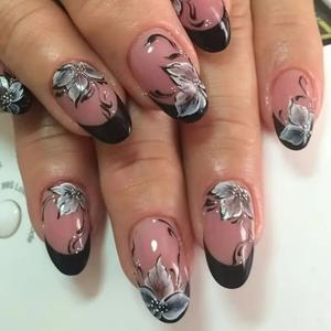 Spring Press on Nails Short Oval Fake Nails with Flower Designs Black French Tip Nails Press ons Glossy Glue on Nails Summer Acrylic Nails Nude Artificial Stick on Nails for Women 24Pcs