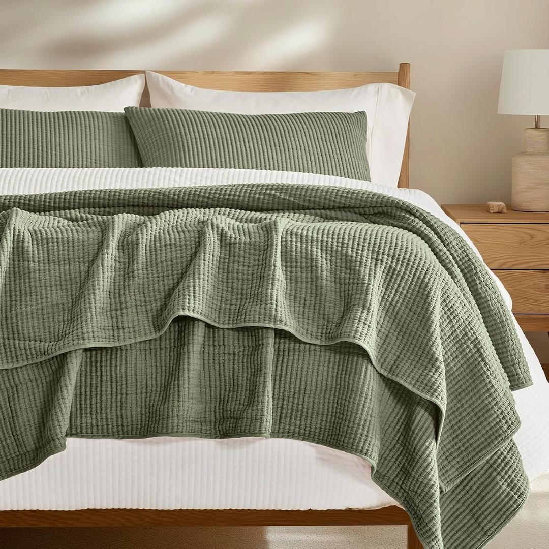 EVERGRACEHOME Cotton Coverlet Set King Size 3 Pieces, Lightweight Soft Ribbed Matelass Bedspread Quilt Set, Cozy Oversized Quilted Bedding Set with 2 Pillow Shams for All Seasons, Olive Green
