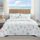 Bedsure Christmas Quilt Bedding - Red King Size Reversible Quilt with Snow and Reindeer Pattern, Lightweight Microfiber Bedspread, Soft Coverlet as Festive Decoration (106"x96")
