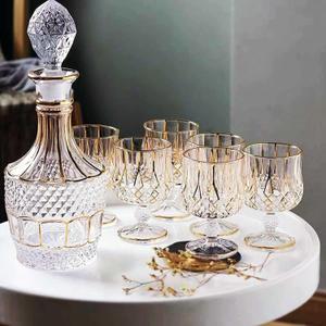 Bourbon Whiskey Decanter，Golden Design Czech Crystal Decanter and 6 Glasses | Hand painted Gold Liquor Decanter Glasses Set，Made of Czech crystal glass，Sparkling glass Decanter，present for friends