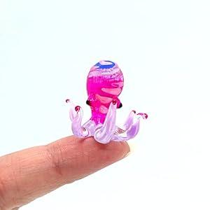 Sansukjai Octopus Tiny Micro Figurines Hand Blown Color Glass Art Animals Collectible Gift Home Décor (Purple Pink)