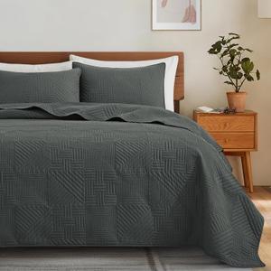 Lavsiry Dark Grey Quilt King Size with Pillow Shams, Summer Soft Geometric Pattern Bedspread, 3 Pieces Lightweight Coverlet Bedding Set for All Seasons (King(106"x96"))
