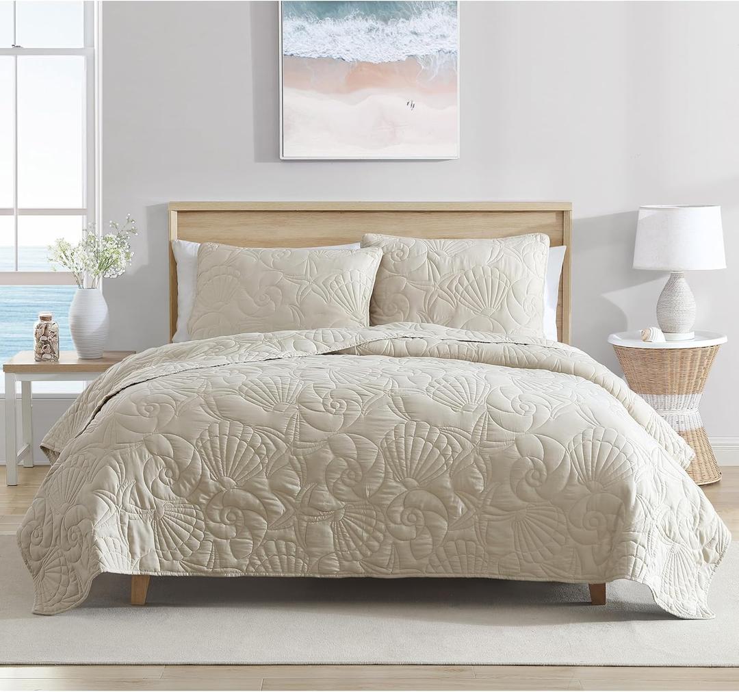 CARIBBEAN JOE King Outlined Shell 3-Piece Quilt Set, Coastal Beach Design Bedding, Sand
