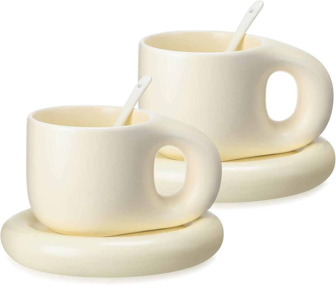Lallisa 2 Pieces 13.5 oz Ceramic Coffee Mug Cute Fat Handle Cup with 2 Pcs Matching Saucer and 2 Pcs Spoons Espresso Chubby Mug for Milk Latte Tea Cafe, Dishwasher and Microwave Safe (Beige)