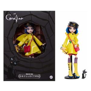 Monster High Skullector Doll, Coraline Collectible in Yellow Raincoat with Dress and Accessories Like Rag Doll, Cat Figure, and Doll Stand