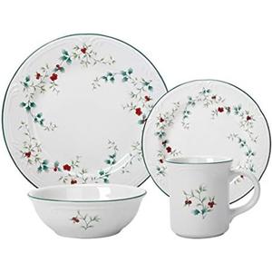 Pfaltzgraff 5072007 Winterberry Holiday 16 Piece Dinnerware Set, Service for 4, White