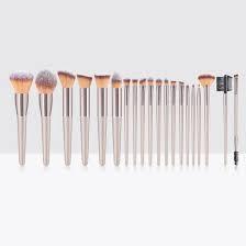 Brush Set 18 Pcs Premium Synthetic Foundation Powder Concealers Eye shadows Blush Makeup Brushes with black case