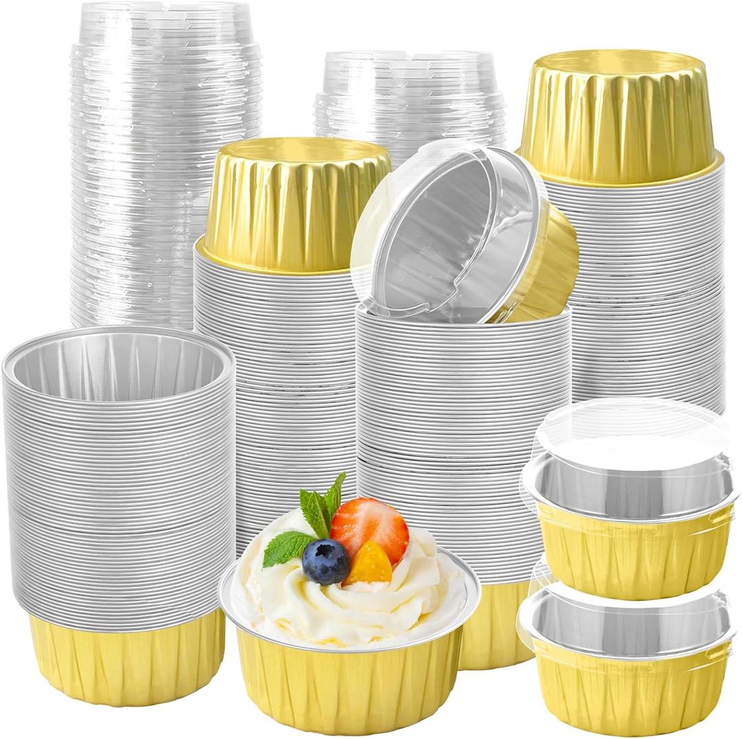 200Pcs Round Aluminum Baking Cake Pans with Clear Plastic Lids, Foil Pie Tin Tart Pans Disposable Ramekins Browni Baking Cups Dessert Cups for Wedding Birthday Party,5oz Gold, 5oz/125ml