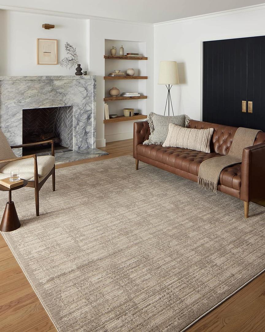 Loloi Darby Collection DAR-07 Pebble/Sand 2'-7" x 4' Accent Rug