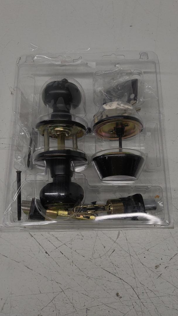 Door handle with lock