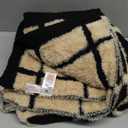 Amélie Home Cable Knit Throw Blanket for Couch, Bicolour Super Soft Fuzzy Blanket for Sofa, Luxury Cozy Fluffy Throw for Room Decor, 50" x 60", Plaid Black