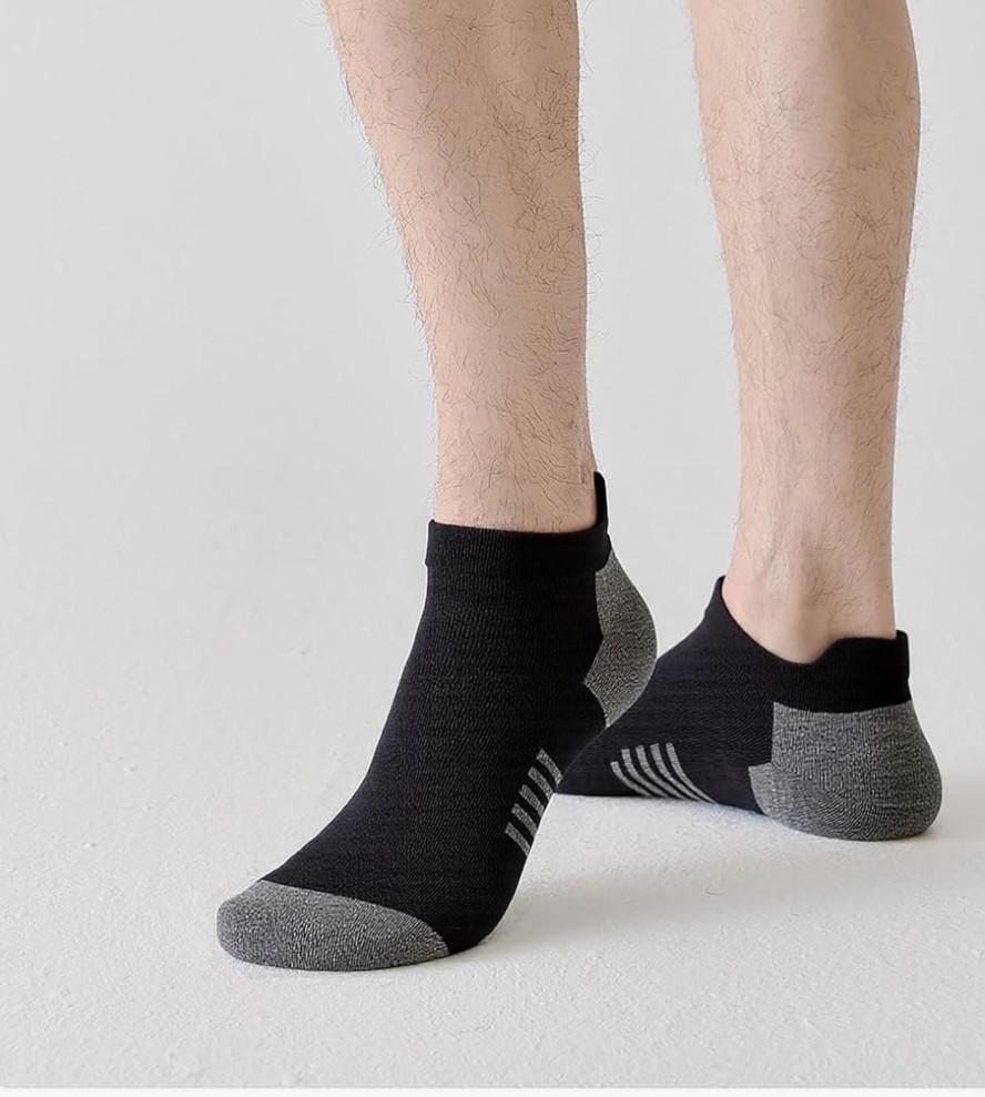 Brand: Looknniy
6 Pairs Athletic Ankle Socks for Men Breathable Low Cut Running Socks Cushioned Moisture Wicking for Sport Traveling Black and white one Size