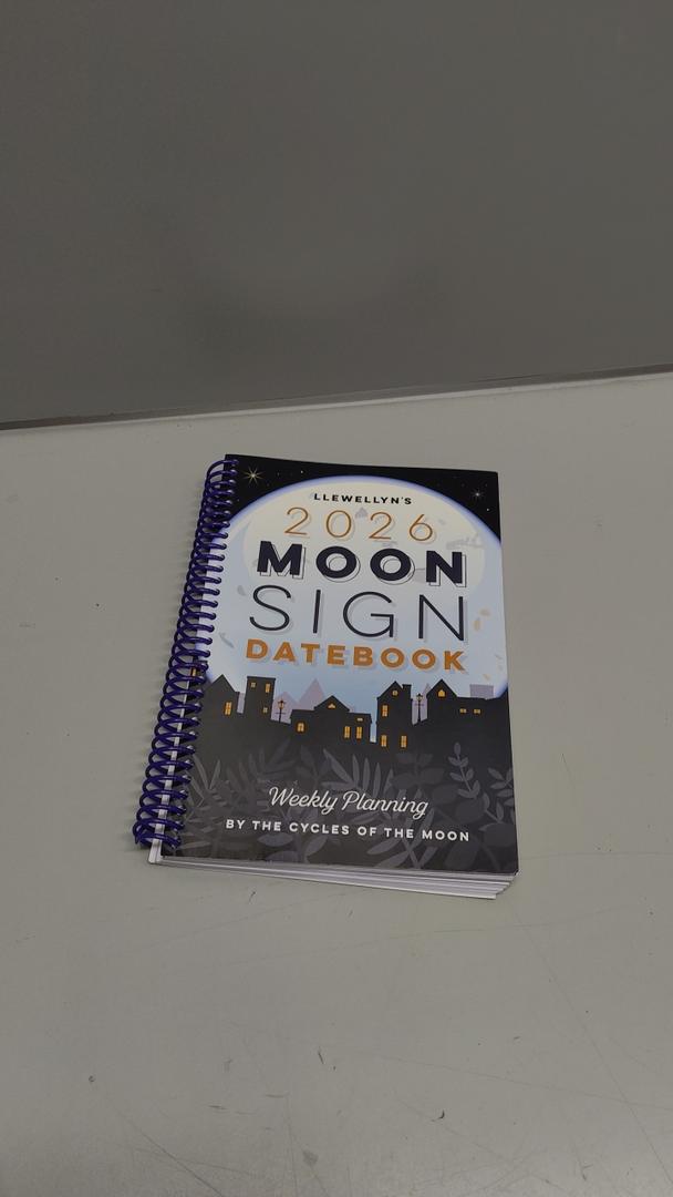 Llewellyn's 2026 Moon Sign Datebook: Weekly Planning by the Cycles of the Moon (Llewellyn's 2026 Calendars, Almanacs & Datebooks, 10)