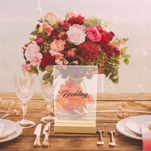 3 Pack 5 x 7 Inch Blank Clear Acrylic Table Displays with Wooden Stands - Ideal for DIY Name Cards, Menu Numbers, and Event Party Decorations（SINGLE LAYER）