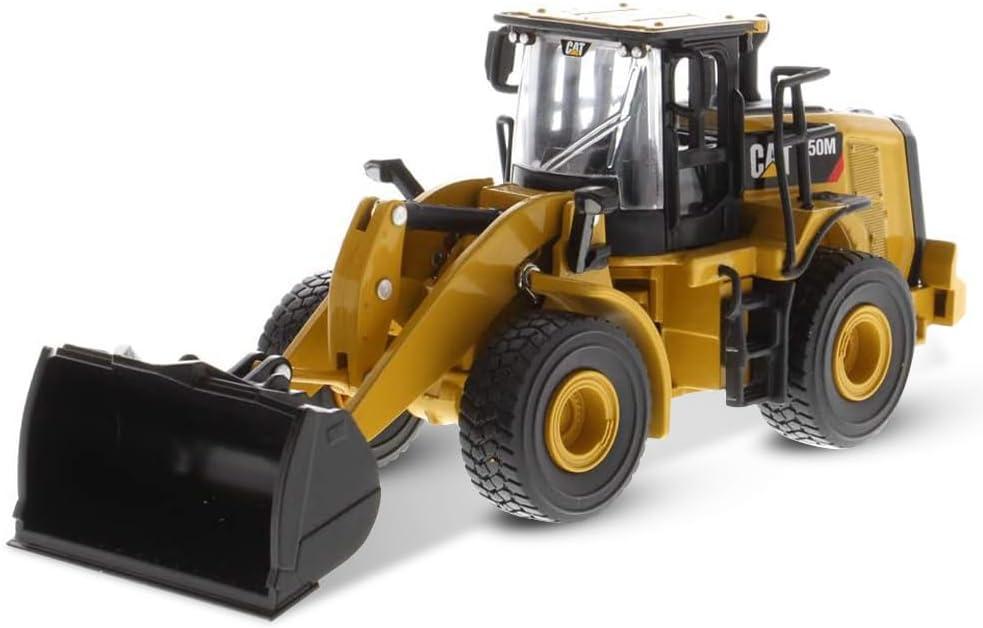 1/64 Hybrid Collection Series CAT 950M Wheel Loader Long Fork & Bucket (2 logs Included)